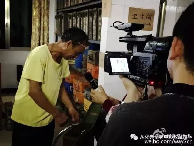 岁月流转中的电影记忆，老放映员的新时代光辉